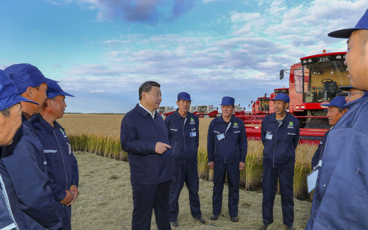 2018��9��25�գ�ϰ��ƽ�ں���������ũ����Ķ��غ���ũ�����������н�̸���»������ л���� ��